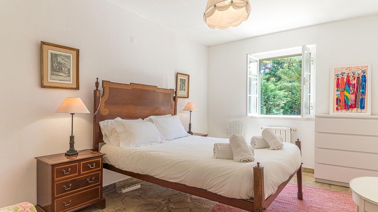 Photo of Bedroom in Colares