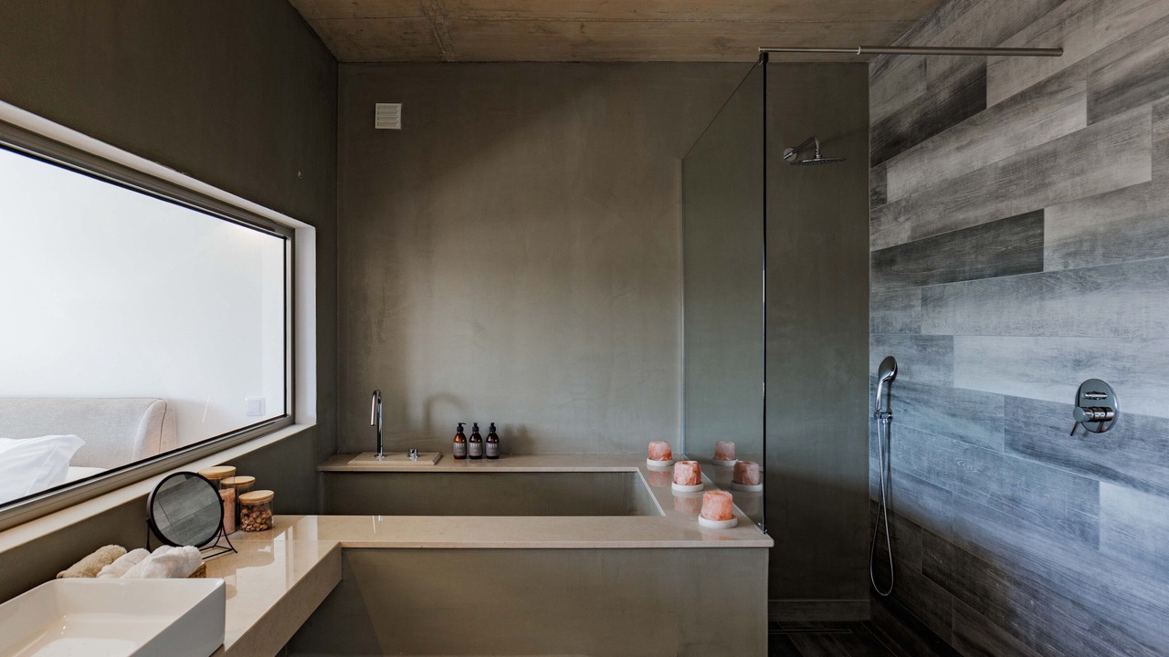 Photo of Bathroom in Alfeicao