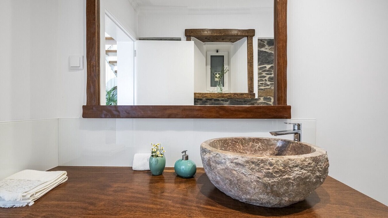 Photo of Bathroom in Canhas