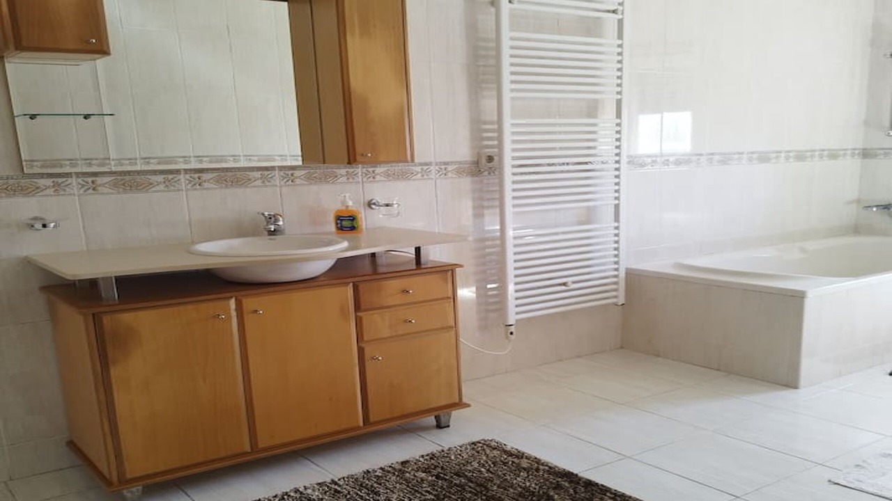 Photo of Bathroom in Leiria
