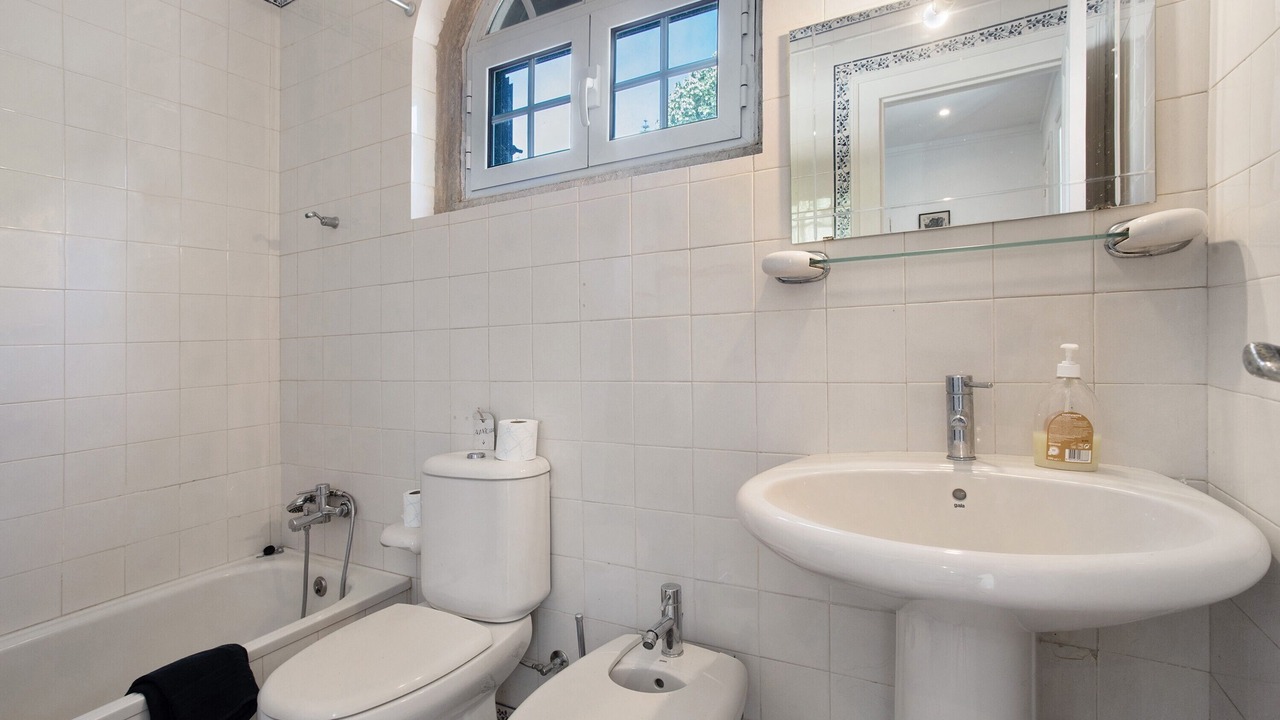 Photo of Bathroom in Alenquer