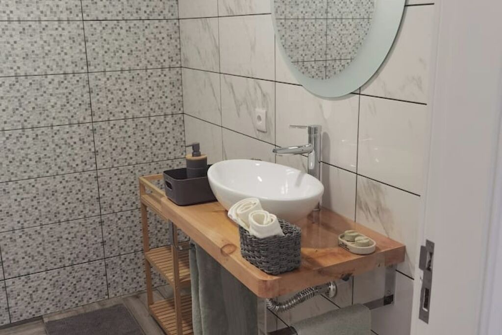 Photo of Bathroom in Santo da Serra