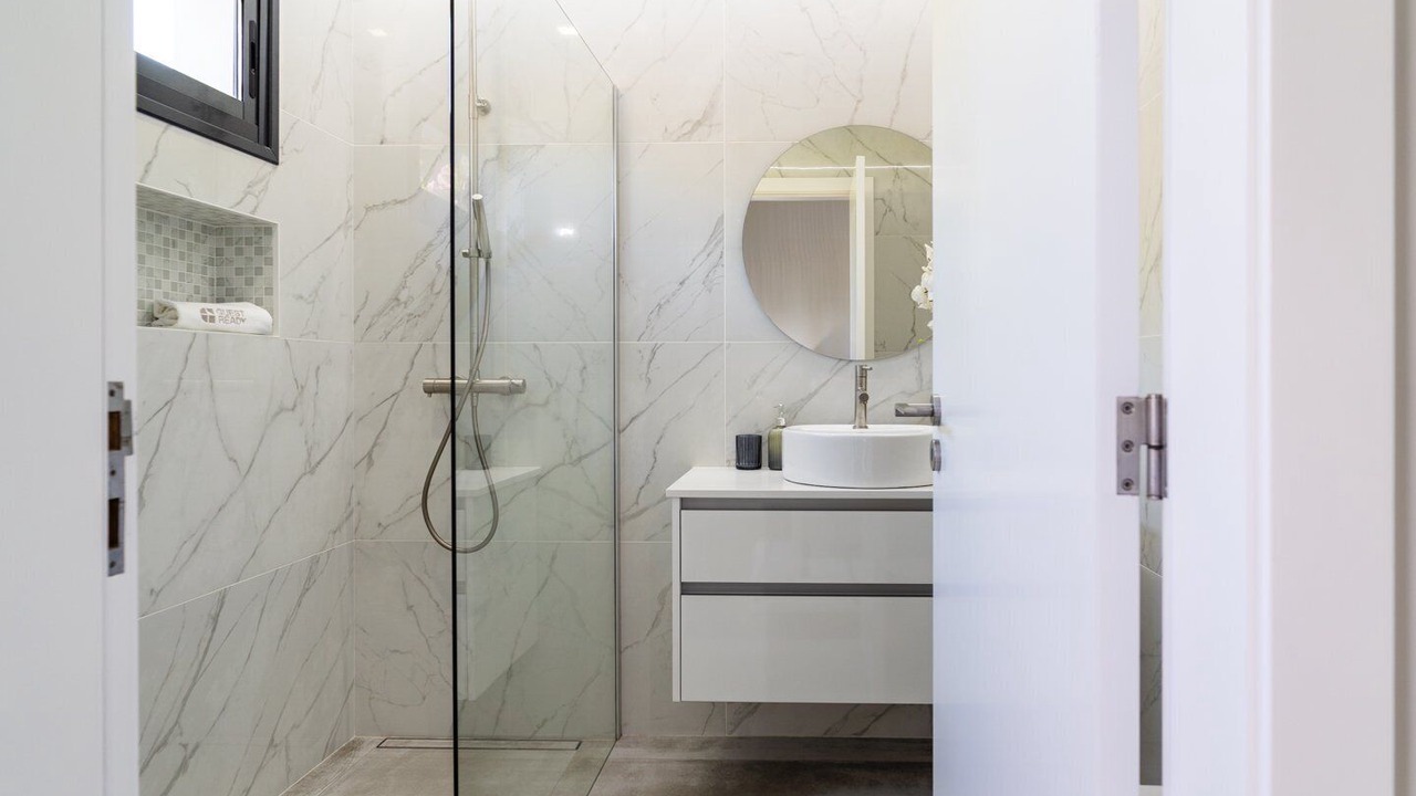 Photo of Bathroom in Canico