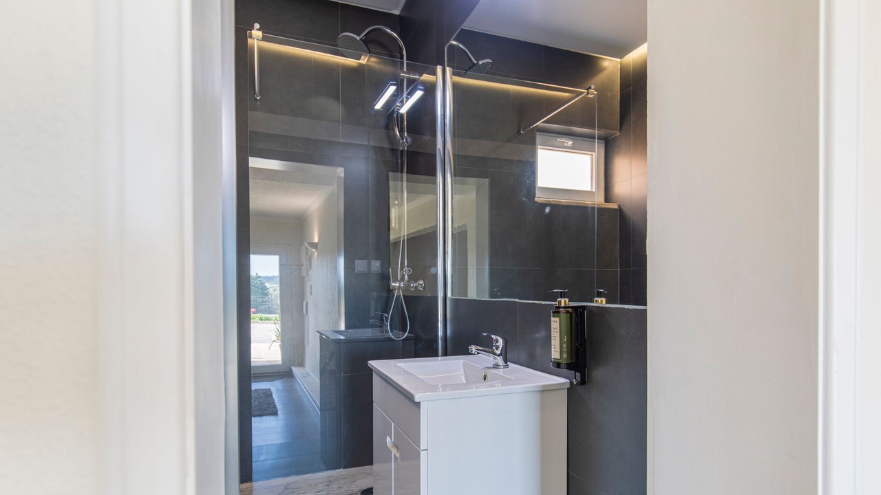 Photo of Bathroom in Magoito