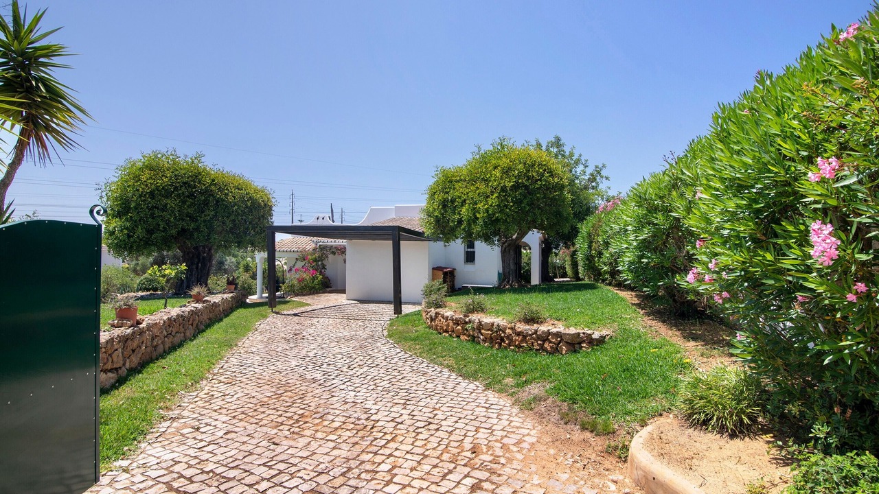 Photo of Outdoor in Alpouvar