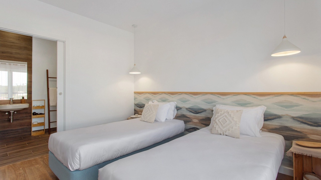 Photo of Bedroom in Raposos