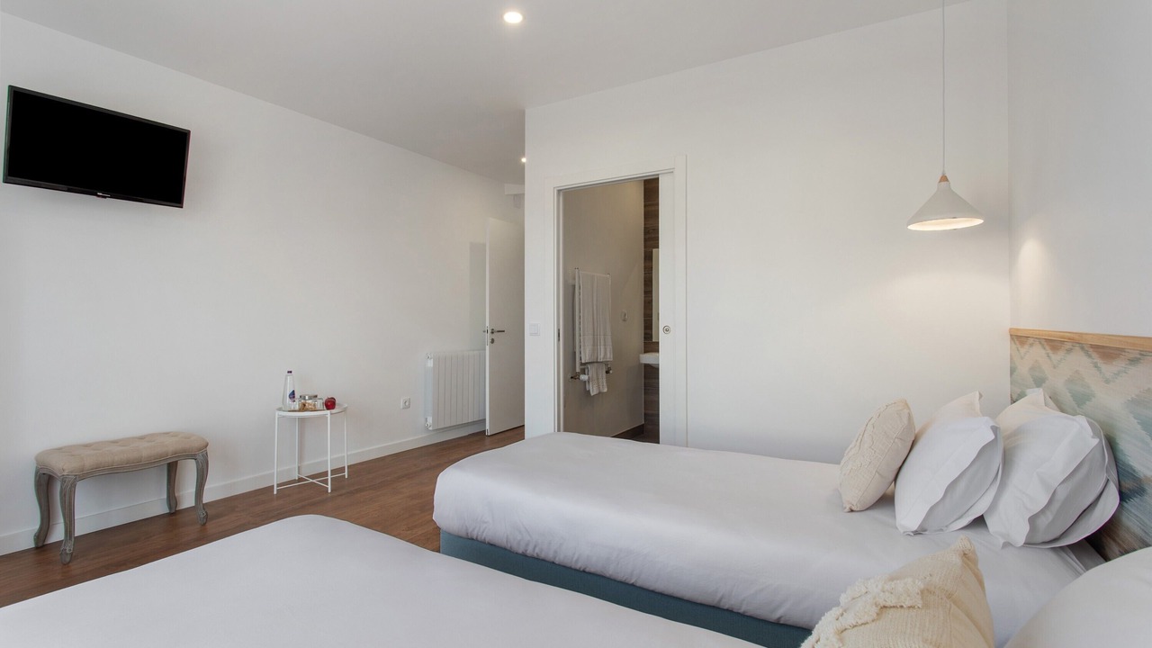 Photo of Bedroom in Raposos