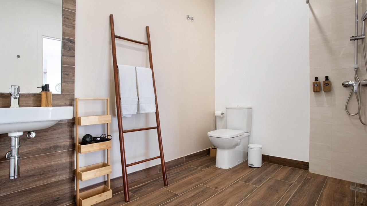 Photo of Bathroom in Raposos