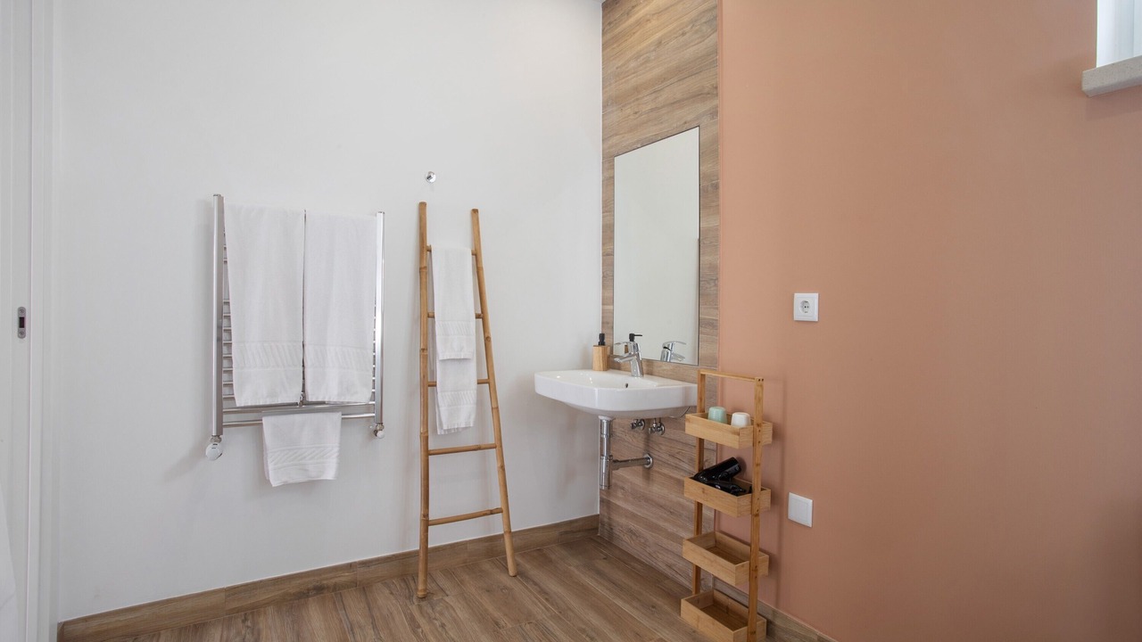 Photo of Bathroom in Raposos