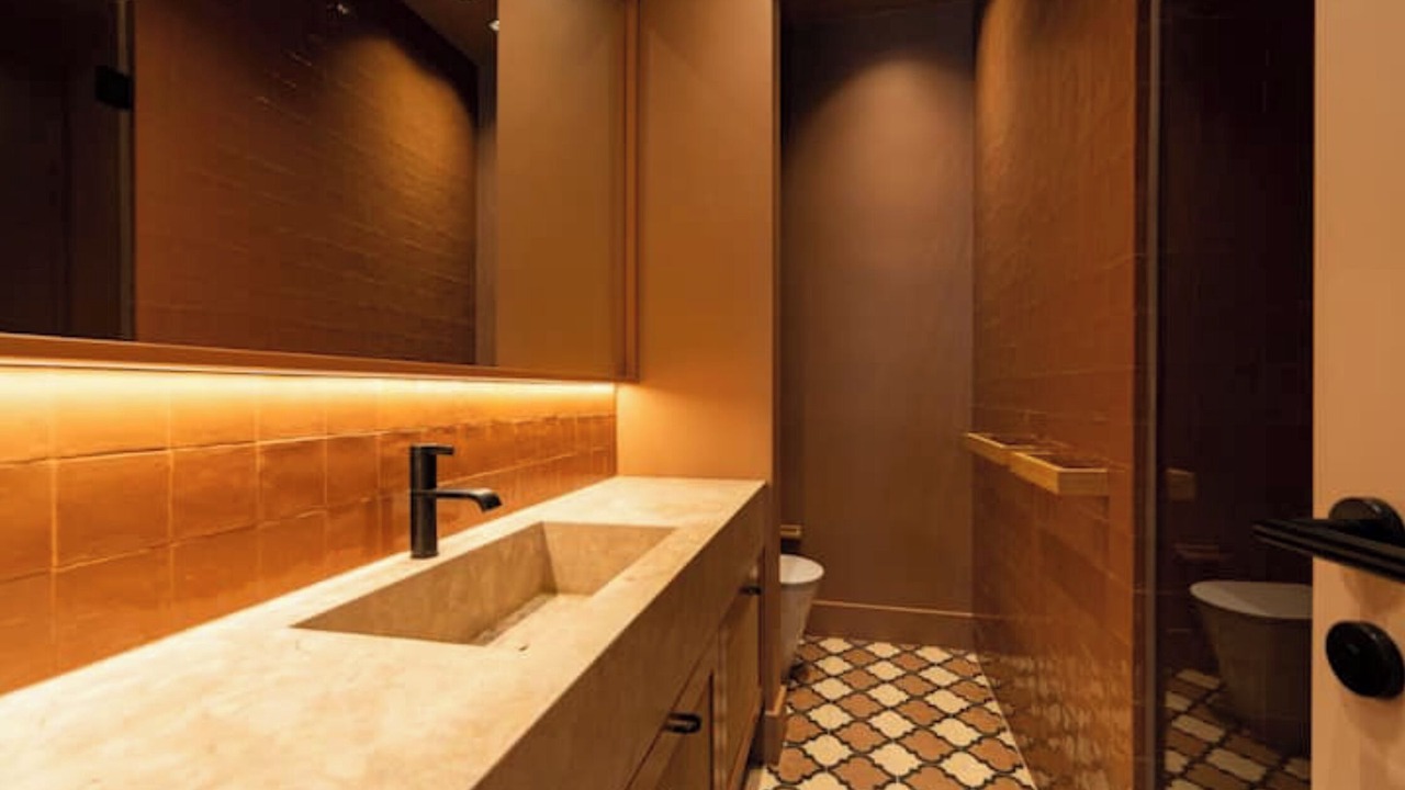 Photo of Bathroom in Colares