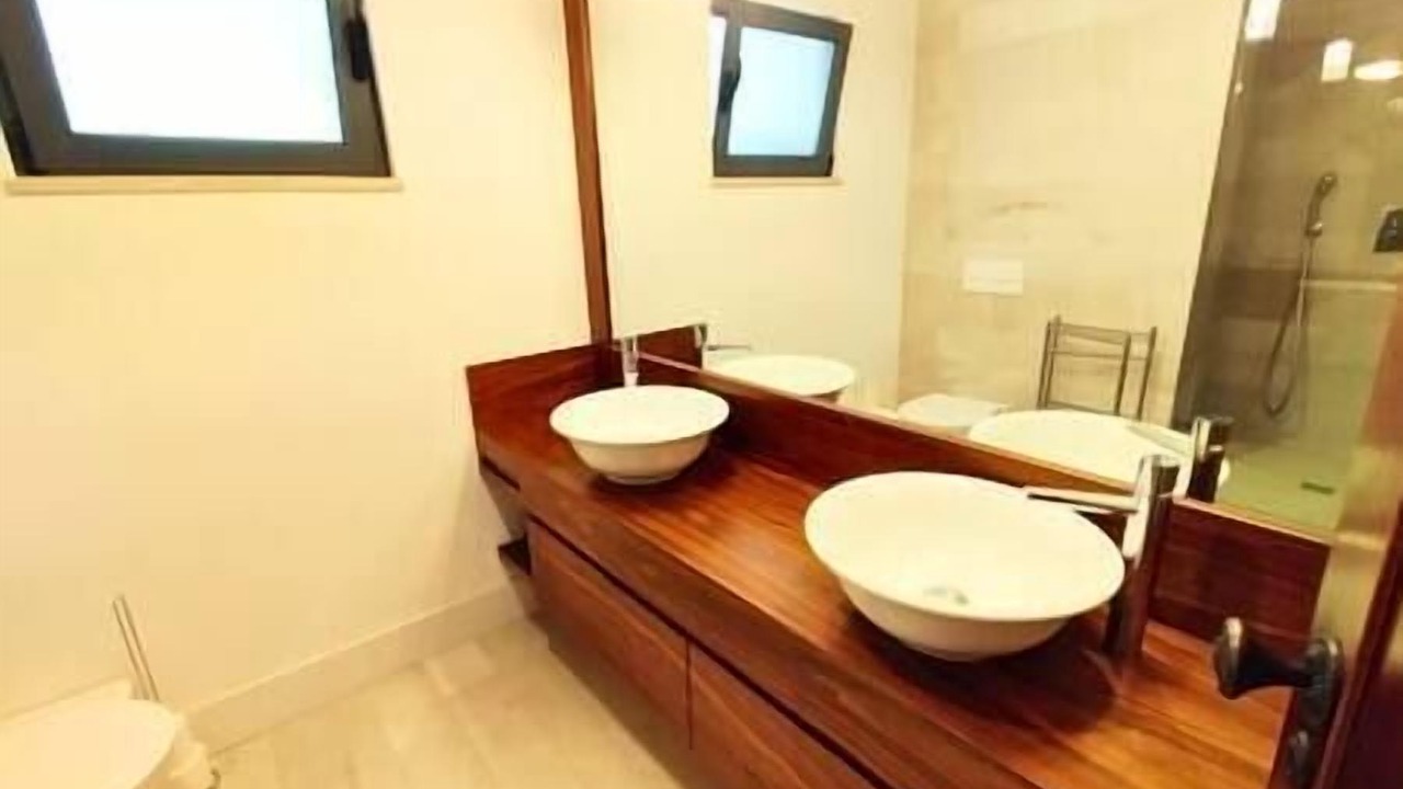 Photo of Bathroom in Faro