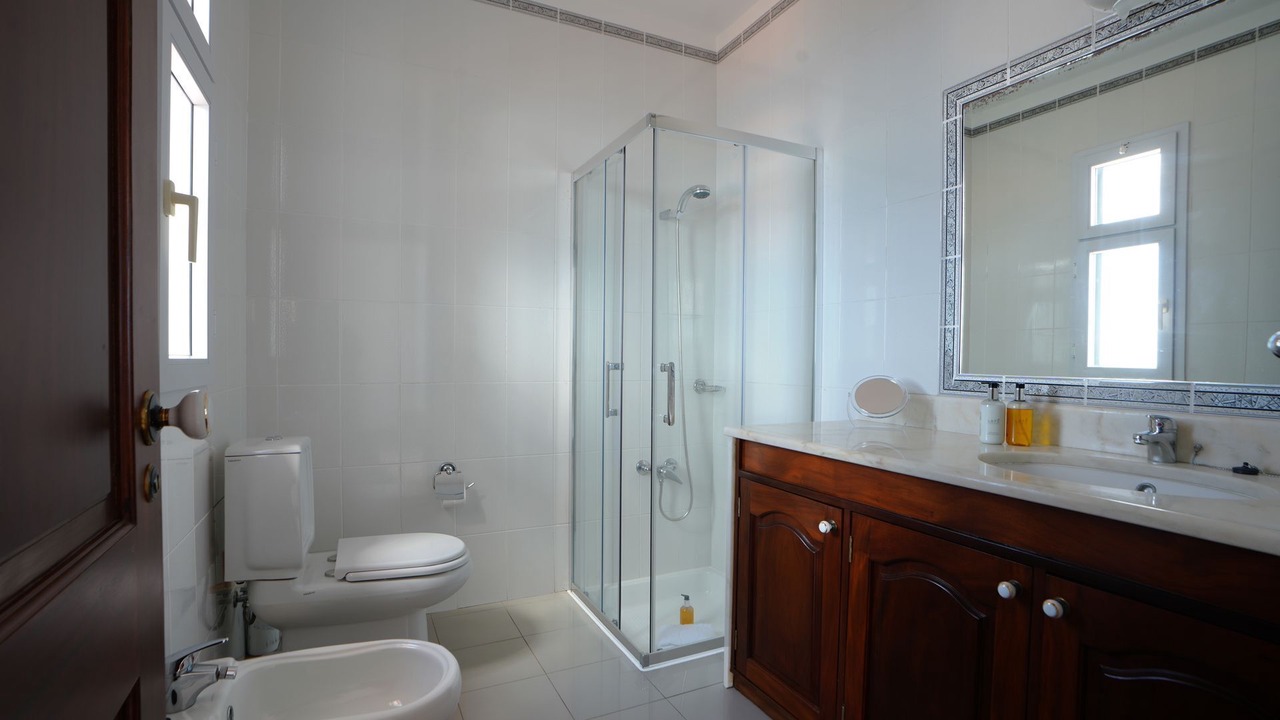 Photo of Bathroom in Garajau