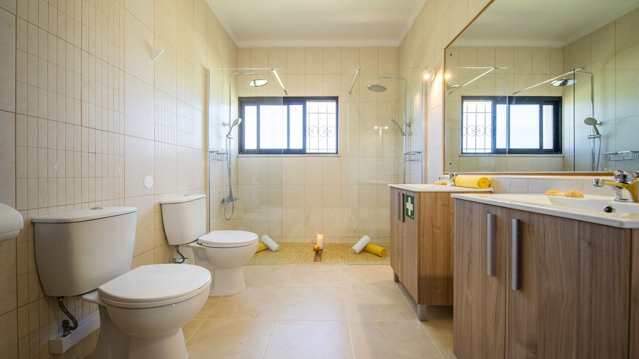 Photo of Bathroom in Patroves