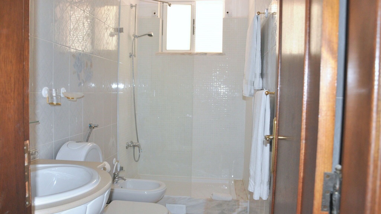 Photo of Bathroom in Quarteira