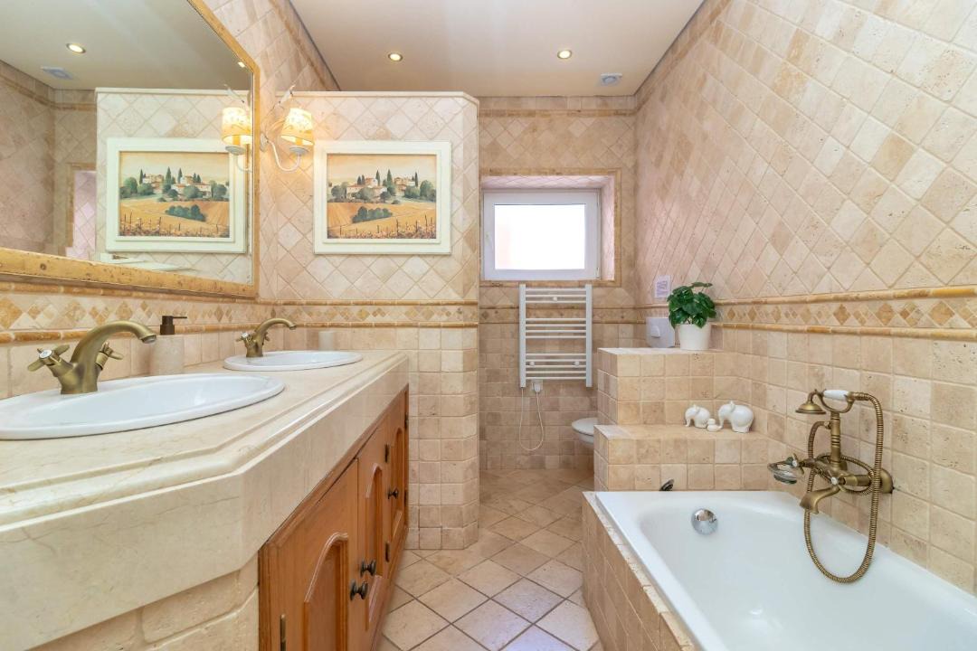 Photo of Bathroom in Carvoeiro