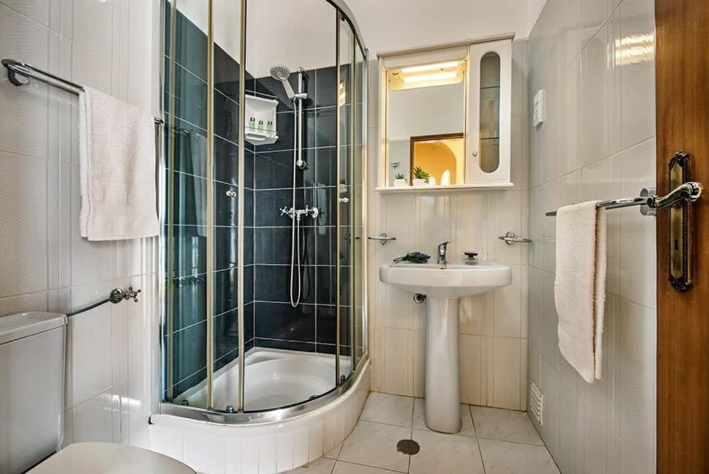Photo of Bathroom in Salgados