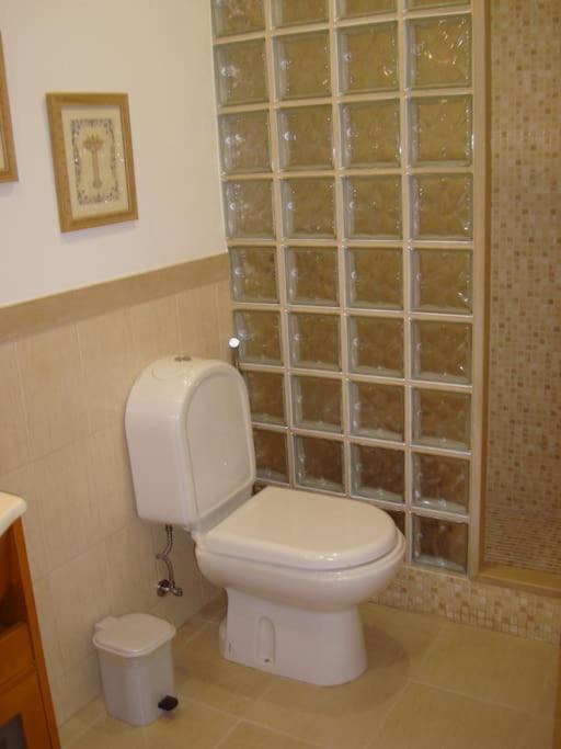 Photo of Bathroom in Alhandra