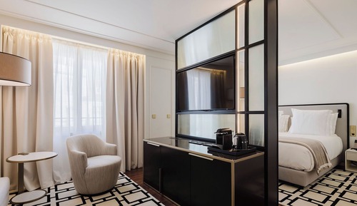 Junior Studio Suite, City View