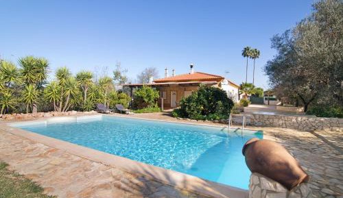 Villa with Garden View