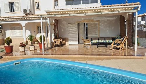 Villa with Garden View