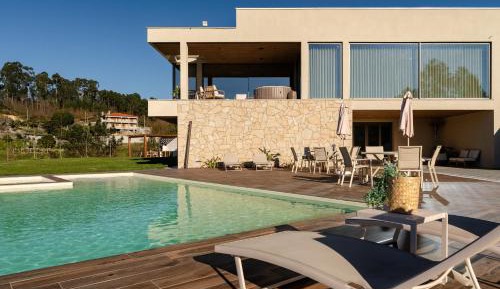 Villa with Garden View