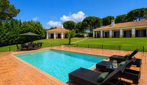Villa with Garden View
