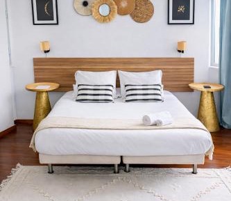 Deluxe King Room