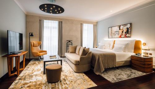 Deluxe Suite