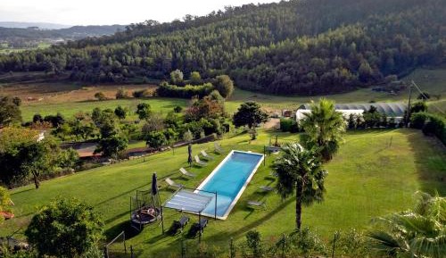 Two-Bedroom Deluxe Apartment with Garden View