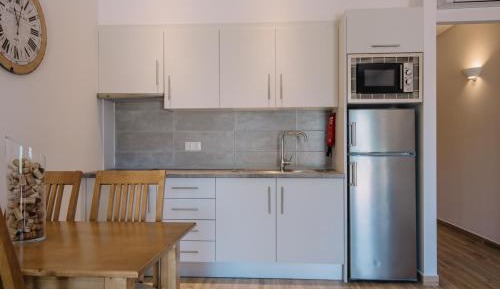 One-Bedroom Apartment (2 Adults + 2 Children)