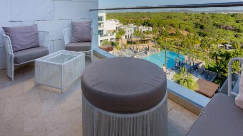Deluxe Twin Room with Pool View