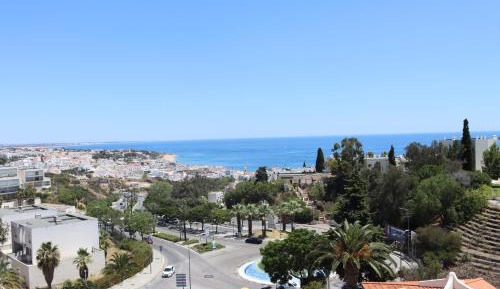 One-Bedroom Apartment with Sea View