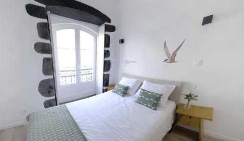 Double Room with Balcony and Sea View
