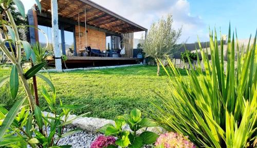 Bungalow with Garden View
