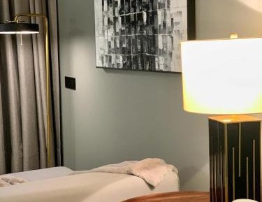 Suite with Hot Tub
