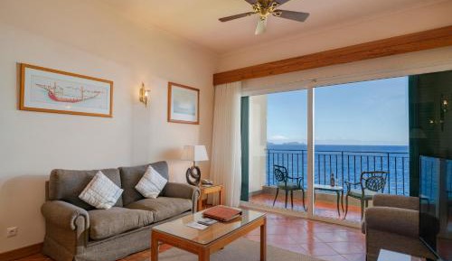 Junior Suite with Sea View and Balcony