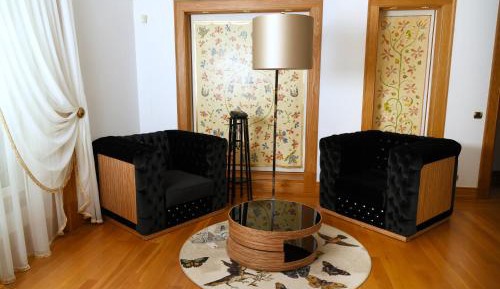 Suite with Mountain View