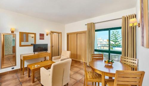 One-Bedroom Apartment (5 Adults)