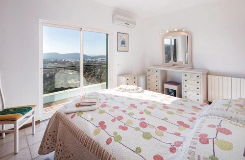 Campina House | Stunning Home in S.bràs de Alportel With 3 Bedrooms, Wifi and Outdoor Swimming Pool