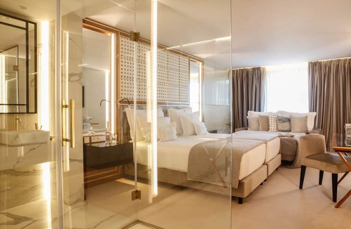 Centro / Baixa Hotel | Wine & Books Porto Hotel - Small Luxury Hotels of the World