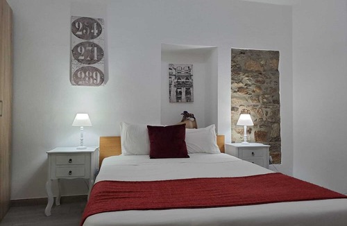 Serta House | Largo da Fonte