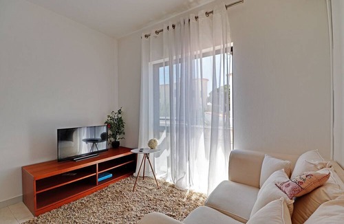 Montenegro Apartment | Faro Airport Flat 1 by Homing