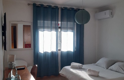 Castelo House | Sublime Sun & Van, By Meco Stays