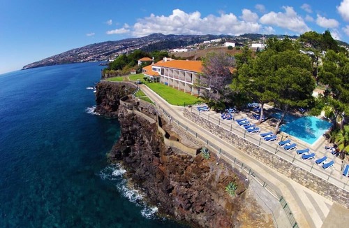 Santa Cruz Hotel | Albatroz Beach & Yacht Club