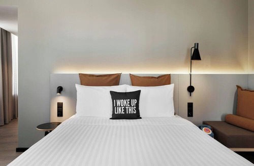 Amadora Hotel | Moxy Alfragide Lisboa