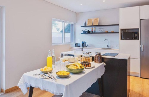 Esmoriz House | BeSunny Slowness n' Outdoors - Raposa - Double Room with Private Garden