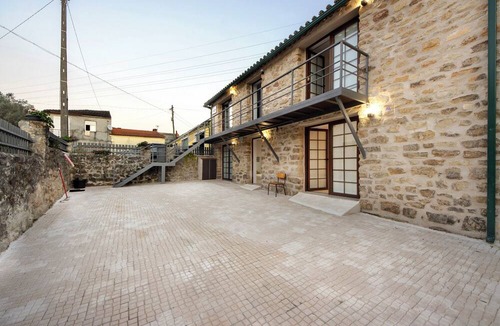 Coimbra Apartment | Room 'Quarto 3 Rc - Quinta Df' with Mountain View, Wi-Fi and Air Conditioning