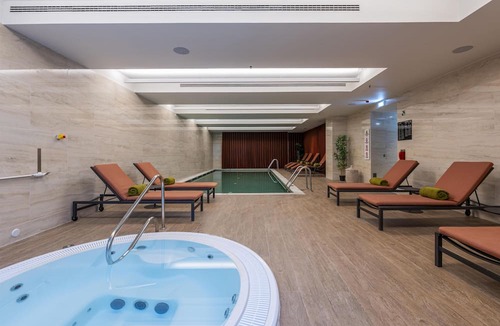 Centro / Baixa Hotel | Cenica Porto Hotel, Curio Collection by Hilton