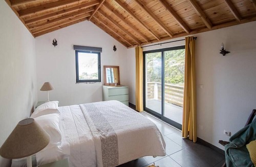 Praia do Norte House | Blue House with Sea View