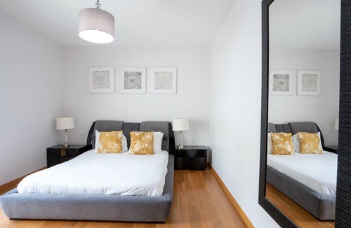 Santa Luzia Apartment | Deluxe Living by LovelyStay